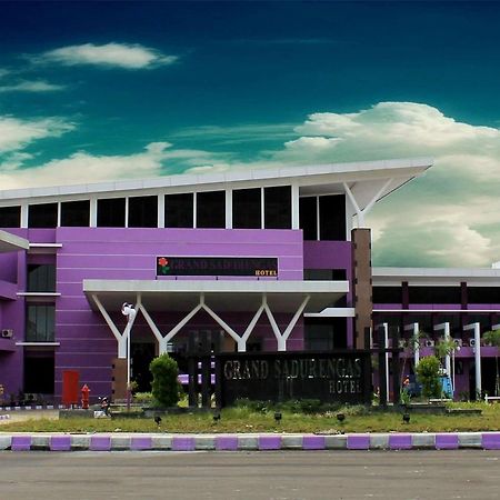 Kyriad Sadurengas Hotel Tanah Grogot Extérieur photo