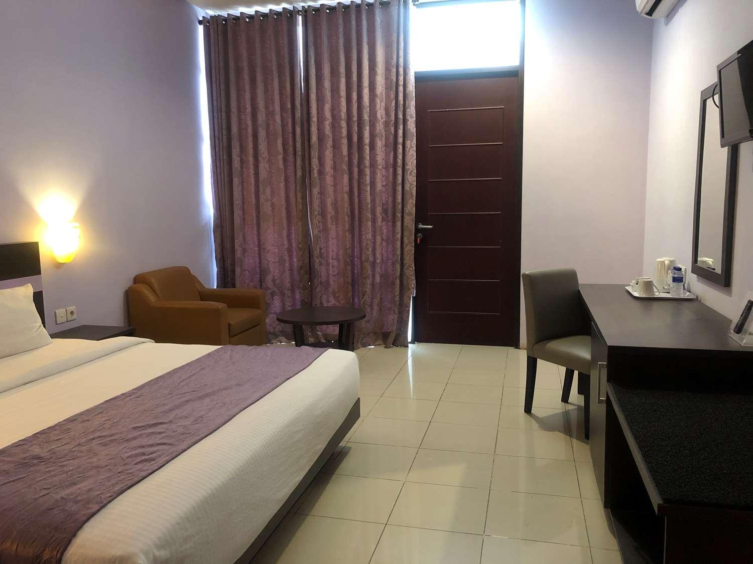 Kyriad Sadurengas Hotel Tanah Grogot Extérieur photo