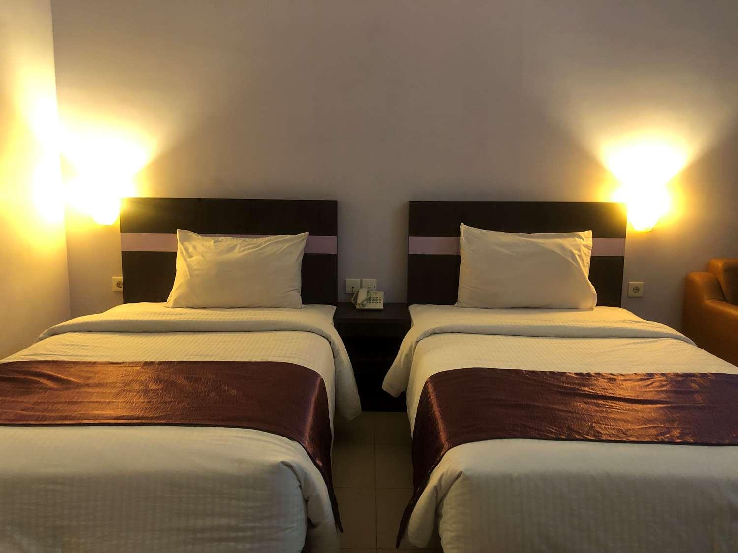 Kyriad Sadurengas Hotel Tanah Grogot Extérieur photo