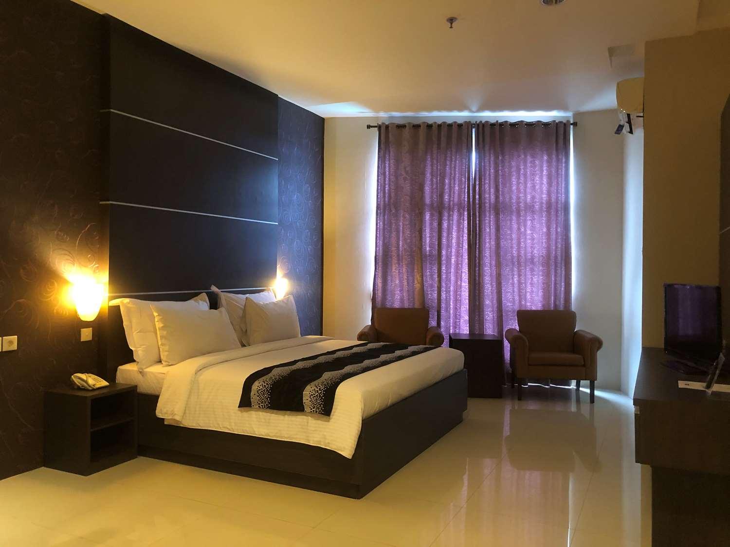 Kyriad Sadurengas Hotel Tanah Grogot Extérieur photo